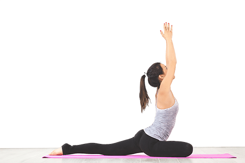 Mujer haciendo yoga
